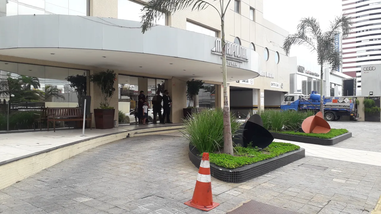 Ed "Metropolitan Tower" salas com vários tamanhos , Prédio Moderno, auditórios, salas de
