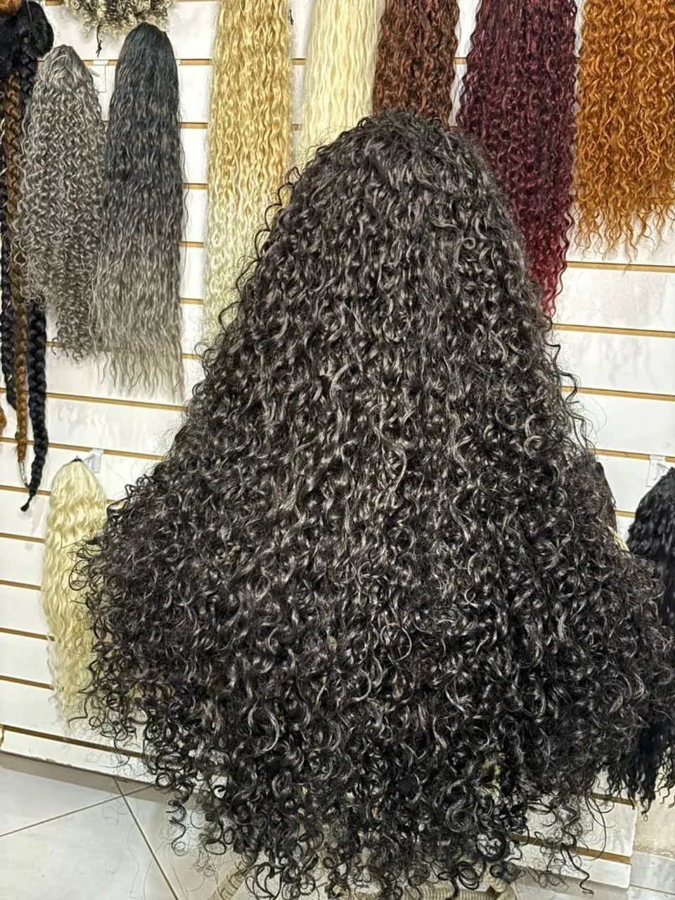 Lace wing  Cacheada Longa - Cabelo Preto - Foto 2