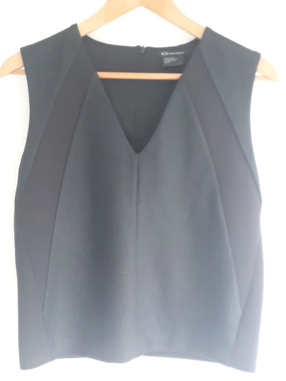 Blusa Armani Exchange M nova forrada zíper e  texturas diferentes