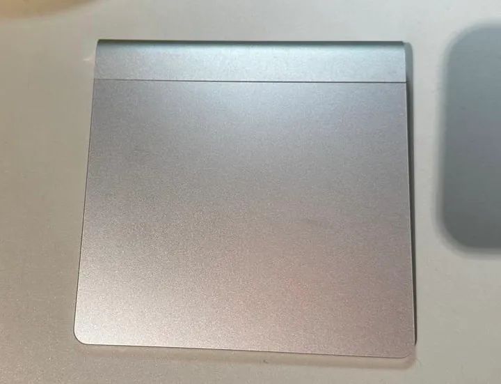 Apple wireless keyboard  e Apple Magic Trackpad