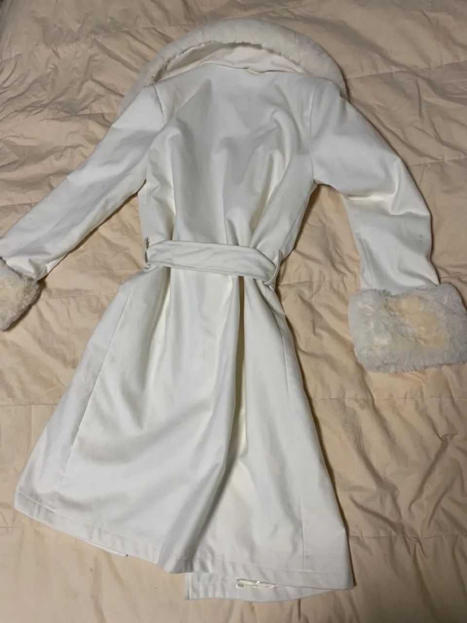 Sobretudo com pelo bege  - Foto 5