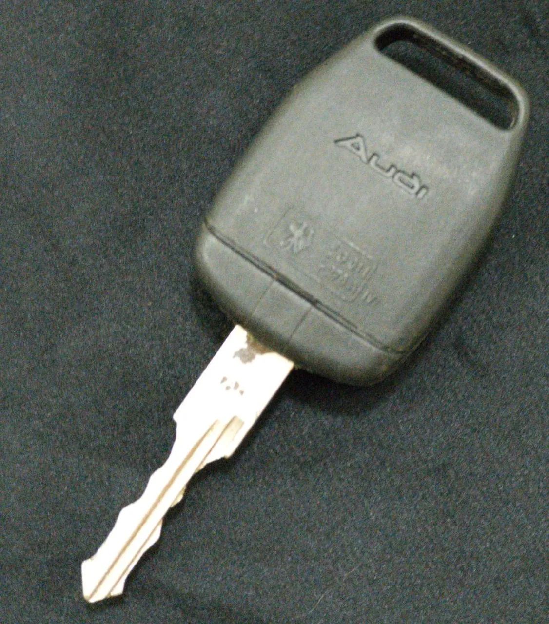 Original Audi RS2 key, in excellent condition.64661830288898123