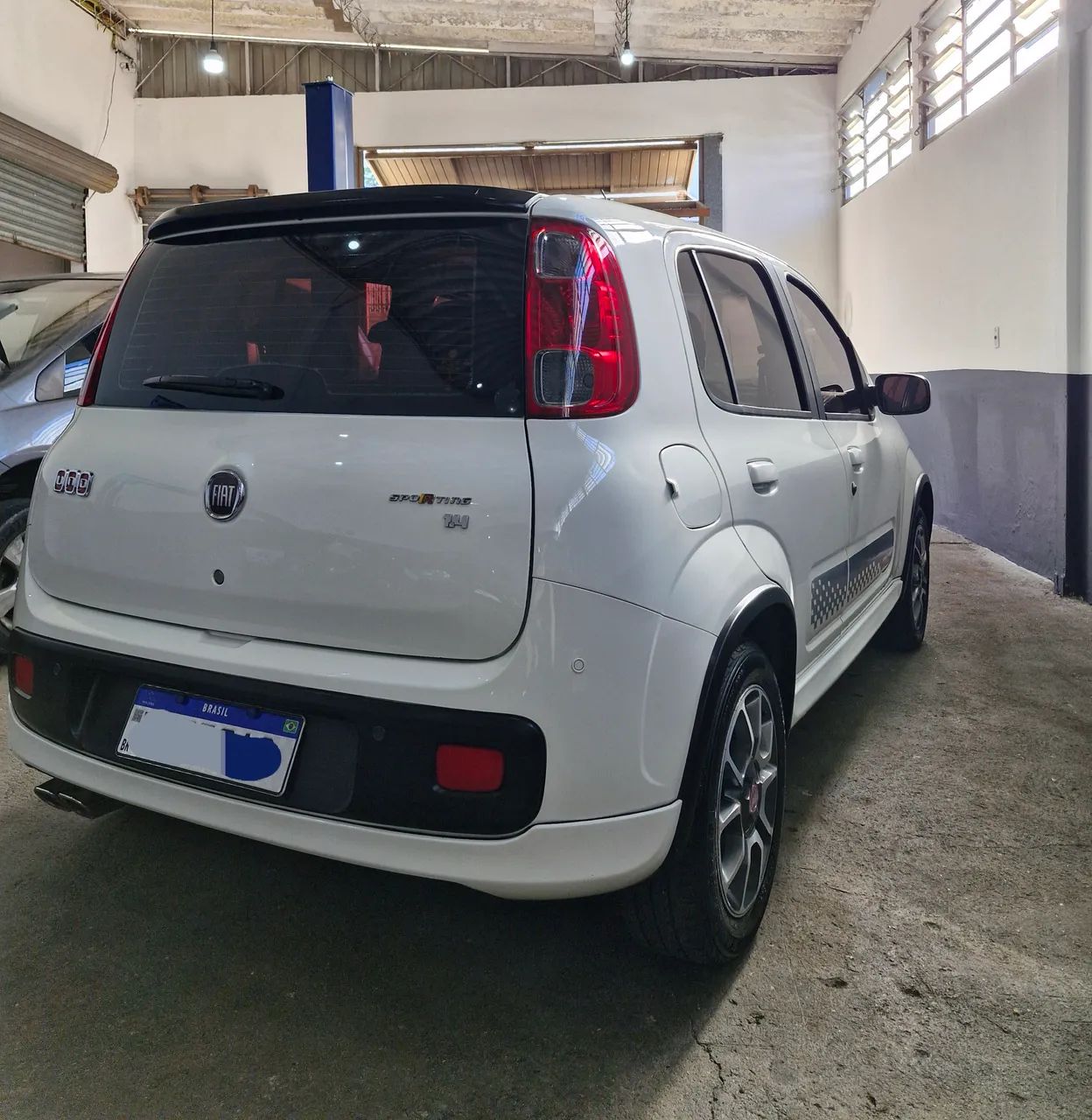Fiat Uno Sporting 1.4 EVO Fire Flex 8V 4P 2013 - Foto 3