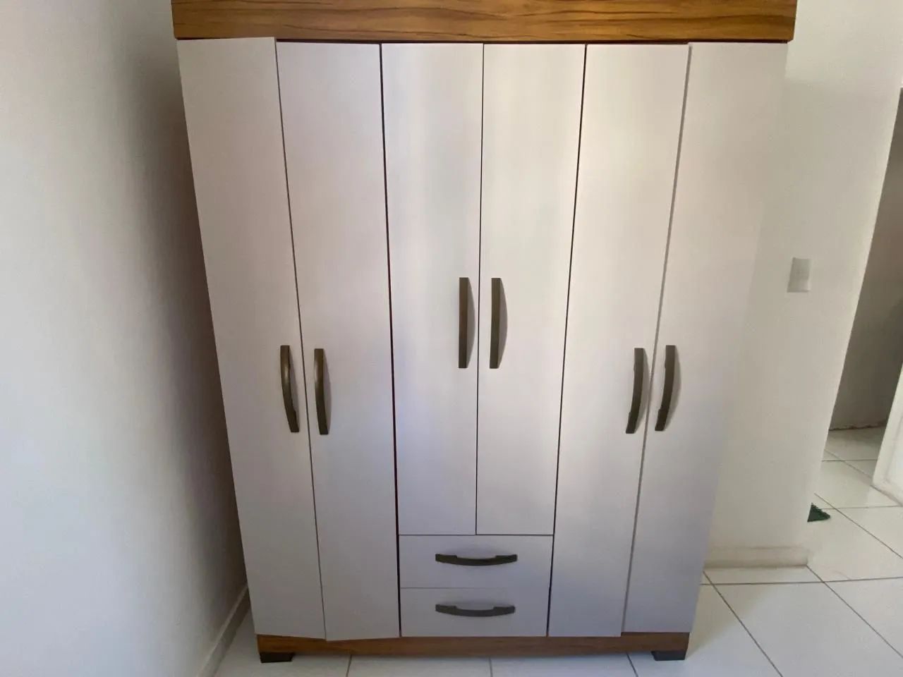 GUARDA ROUPA