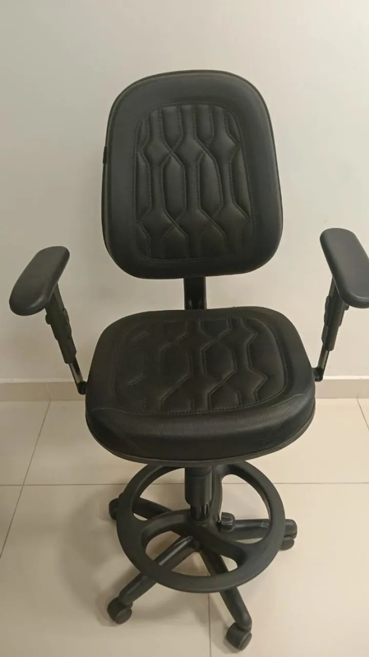 Cadeira Caixa Alta  - Foto 2