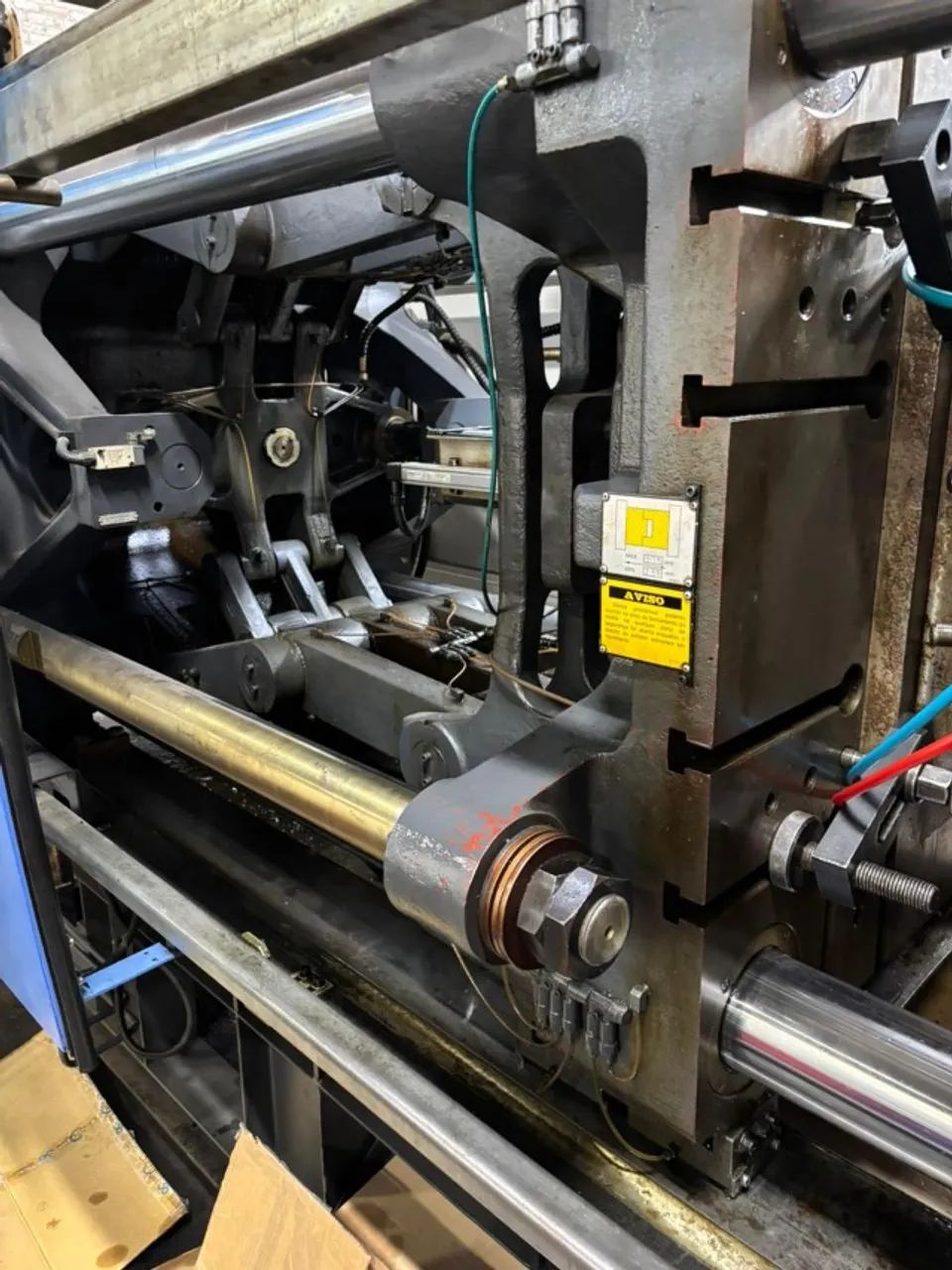 Injetora Plásticos Haitian 380 Ton - Foto 4