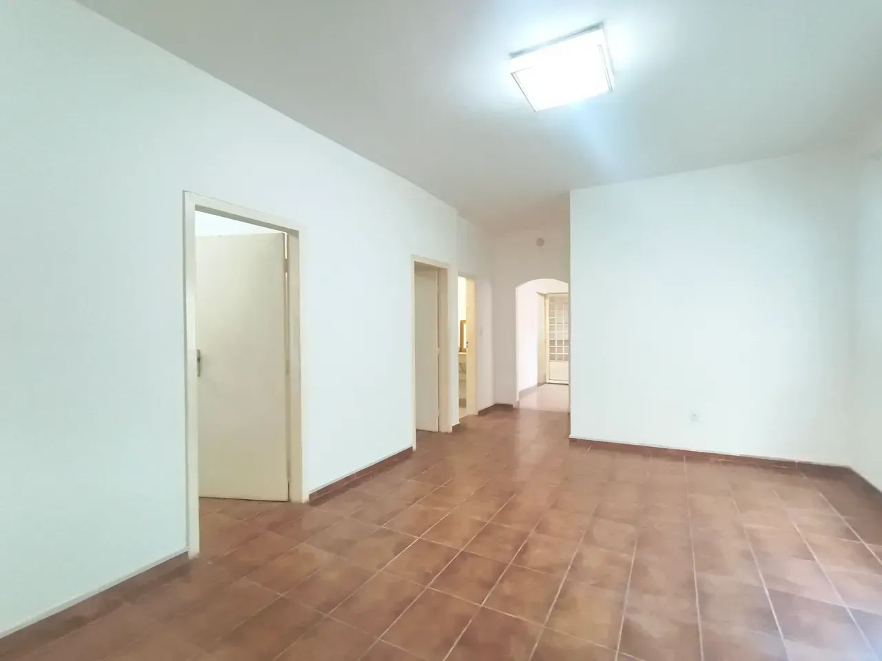 CASA COM 03 QUARTOS PARA ALUGAR NO BAIRRO BOM RETIRO - Foto 2