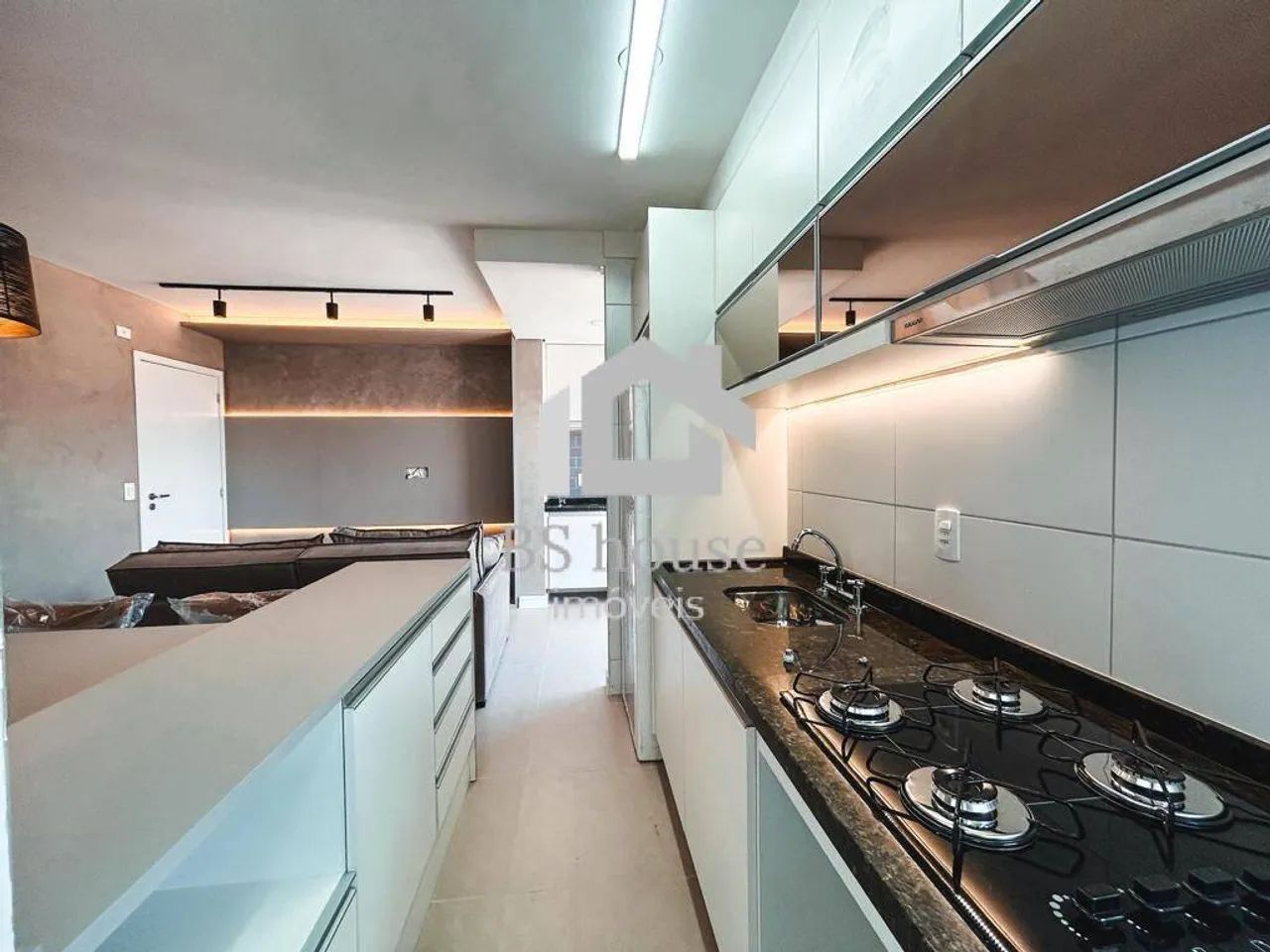 Apartamento com 2 dormitórios, planejados e varanda gourmet - Foto 5