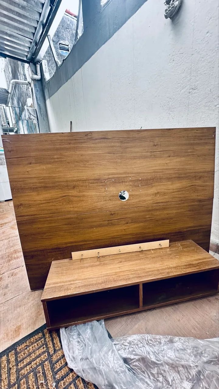 Rack suspenso com painel pra TV