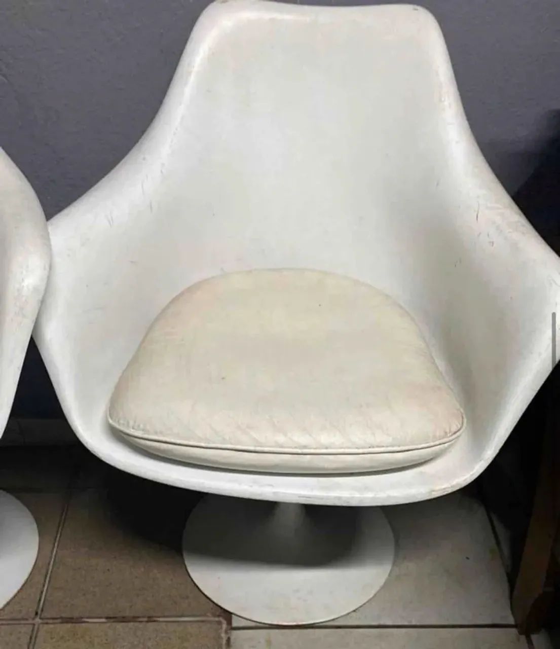 Mesa Sarien com 4 poltronas giratórias k - Foto 2