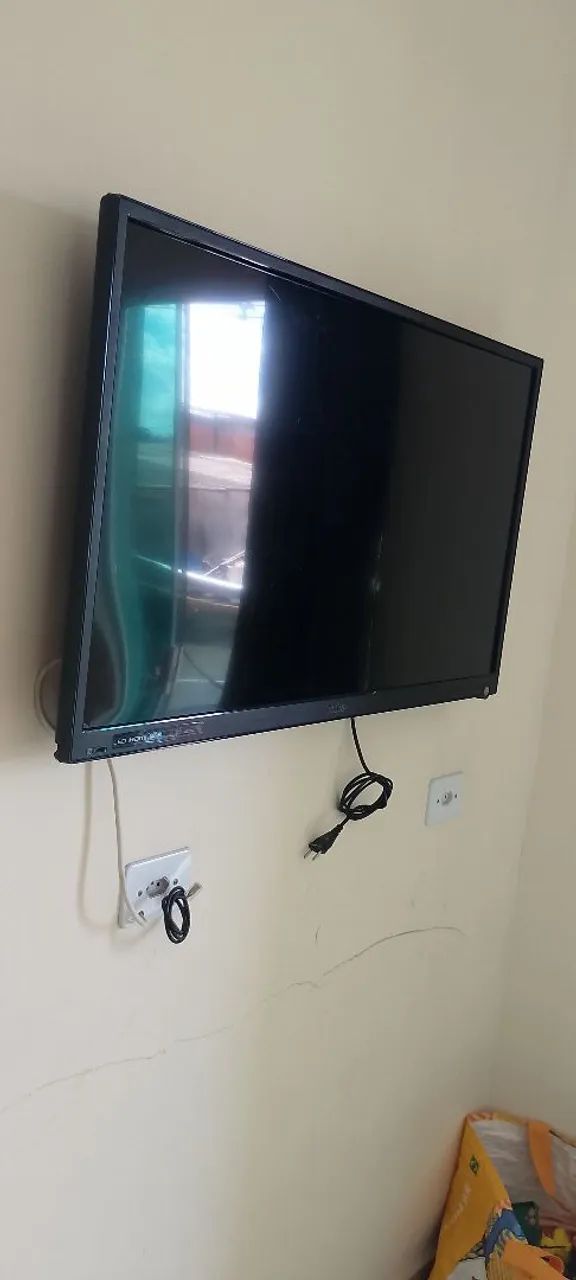 Tv Philco 39 polegadas com defeito tela quebrada só sai a voz