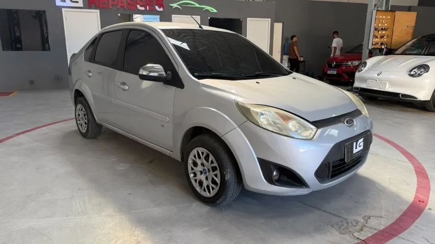 Ford Fiesta 1.6 8V FLEX 2014
