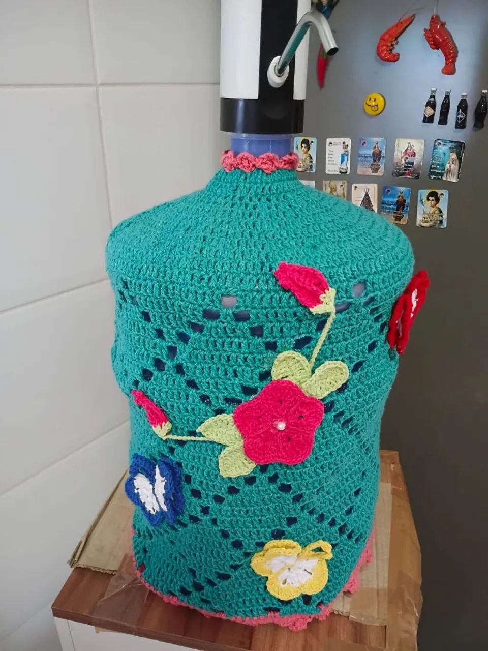 Capa para garrafão de água em crochê.