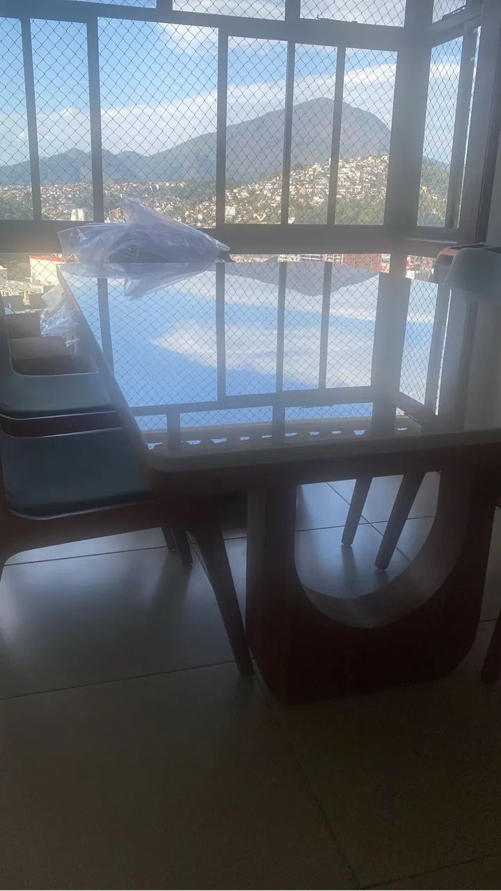 Vendo mesa mais 4 cadeiras  - Foto 3