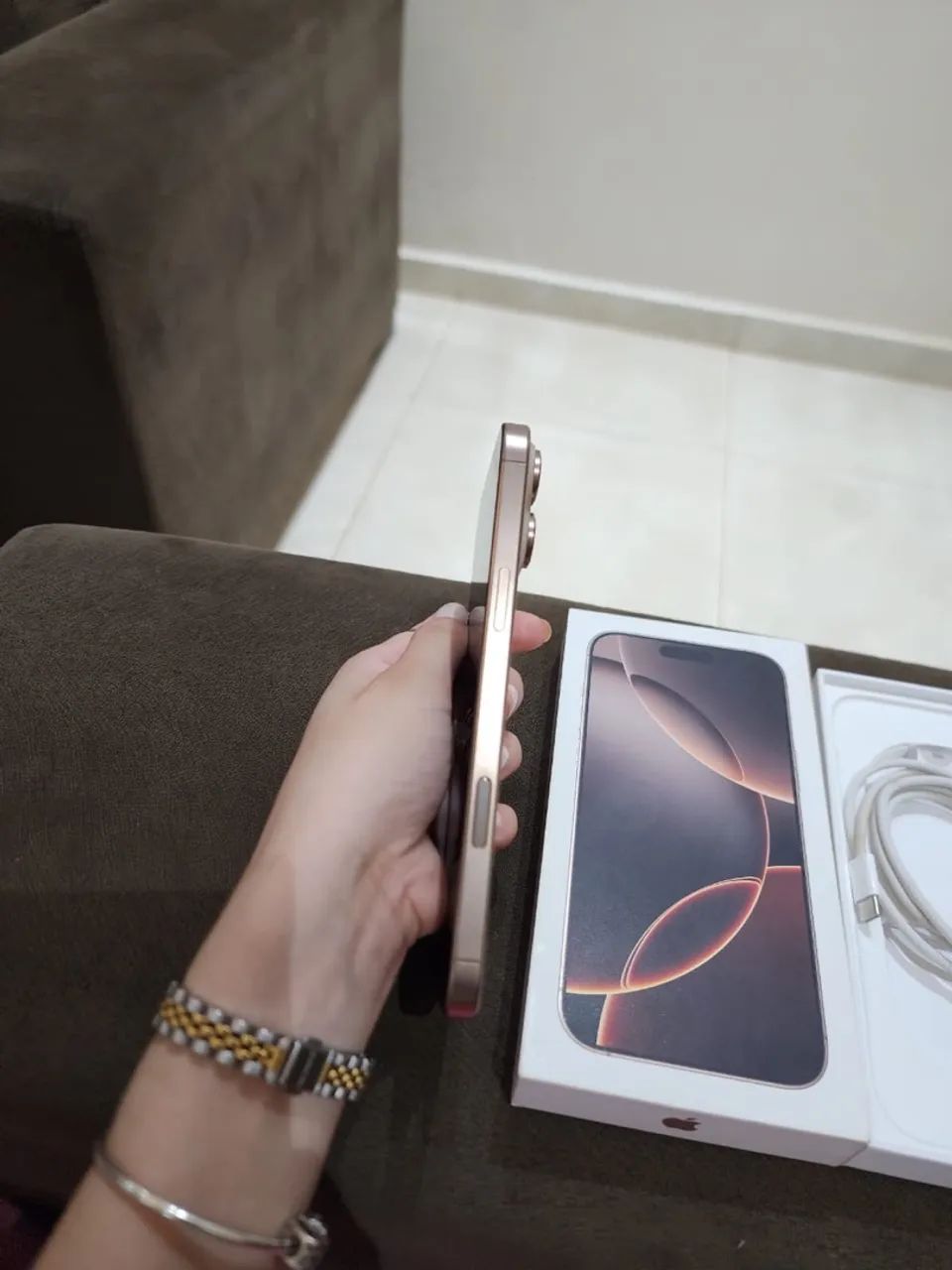 iPhone 16 Pro Max 256GB / DESERT - Foto 4