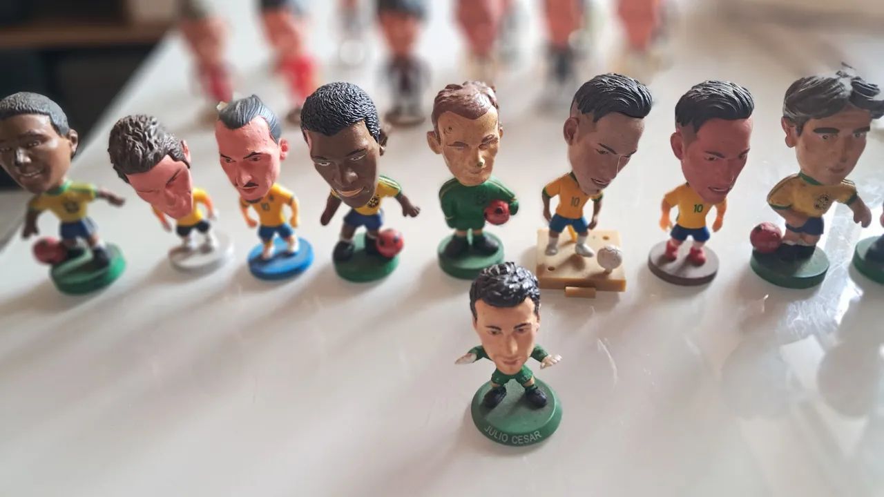 21 Bonecos de mini jogadores - Foto 3
