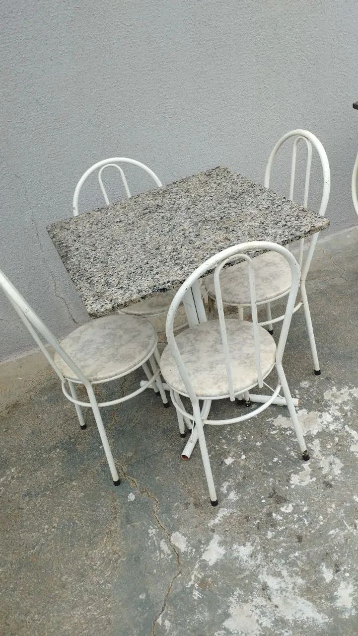 Mesa com 4 cadeiras  - Foto 2