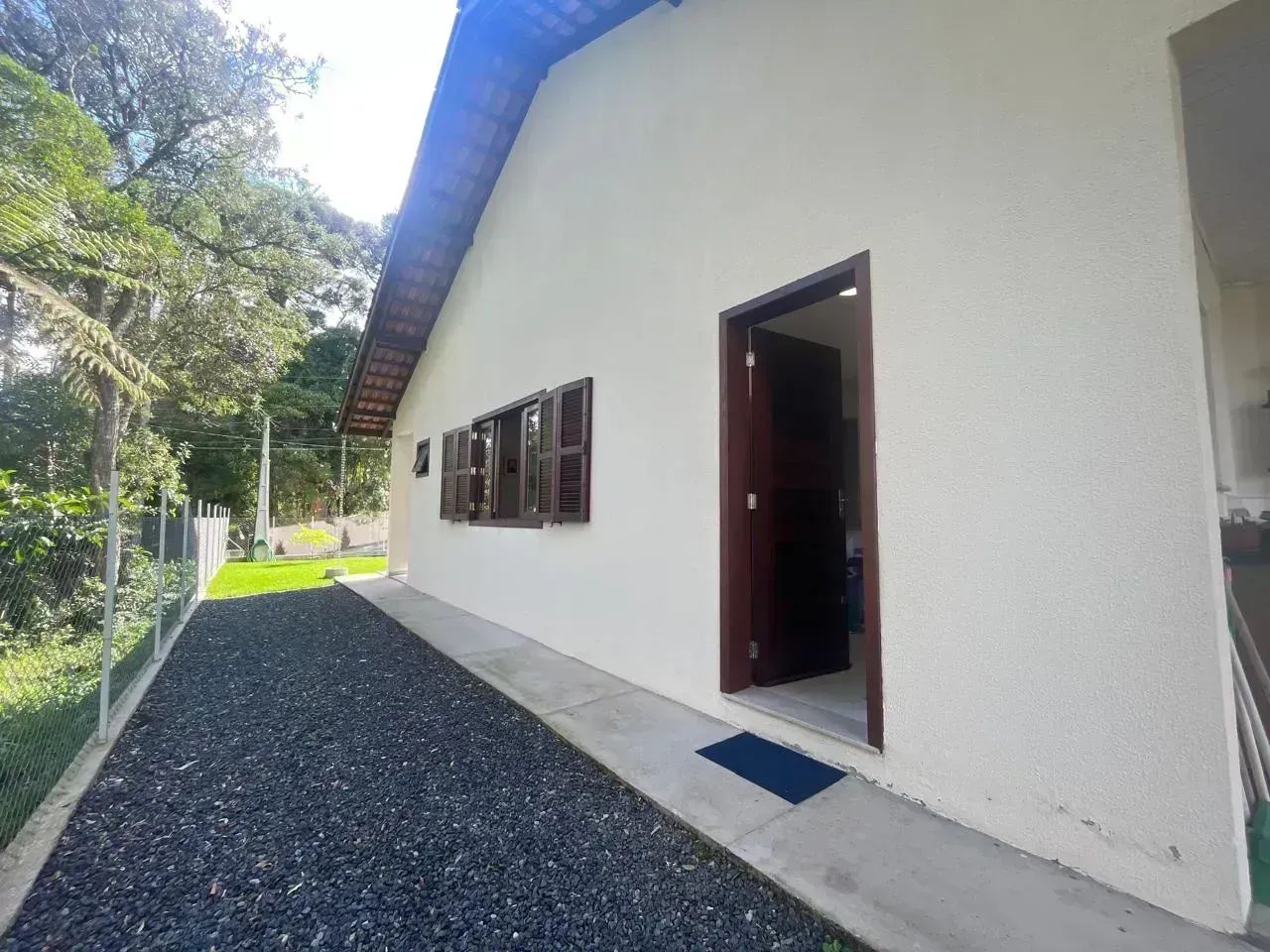 Residência com 83 m² com 2 suítes em Campo Alegre - SC - Foto 2