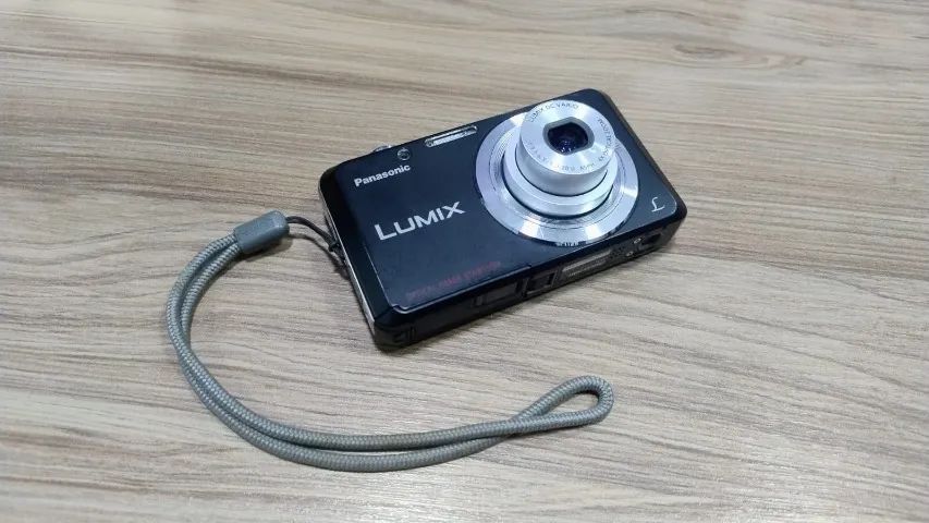 Lumix DMC FH4