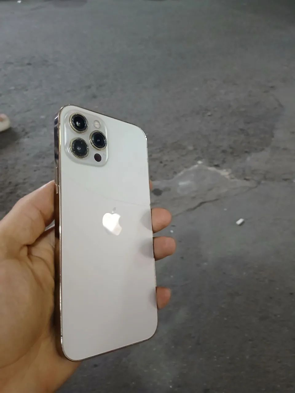 IPhone 12 pro maix 