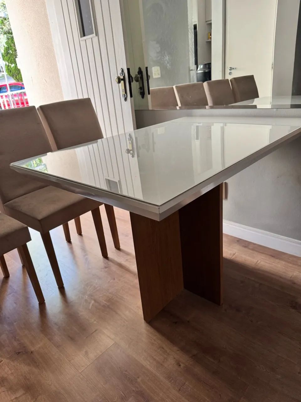 Mesa de jantar com 4 cadeiras
