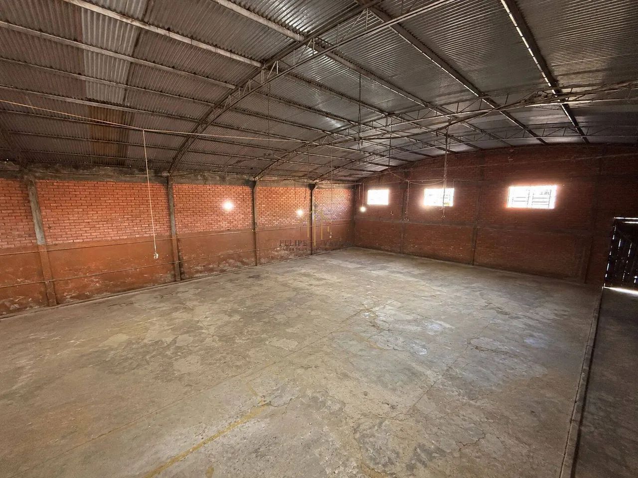 Prédio de 794,05 m² + Galpão de 1.084,65 m² em Barreiros