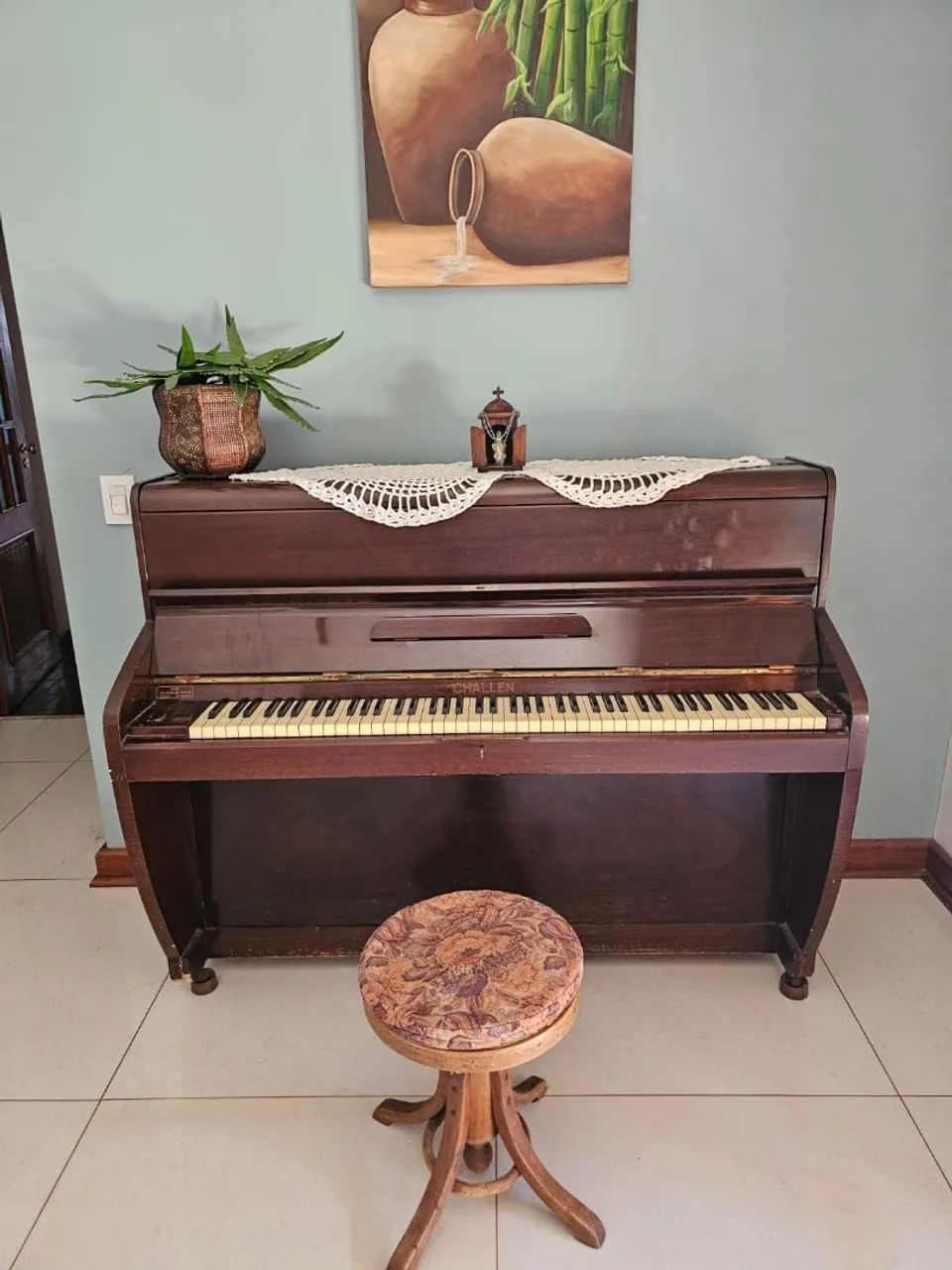 Piano marca Challen