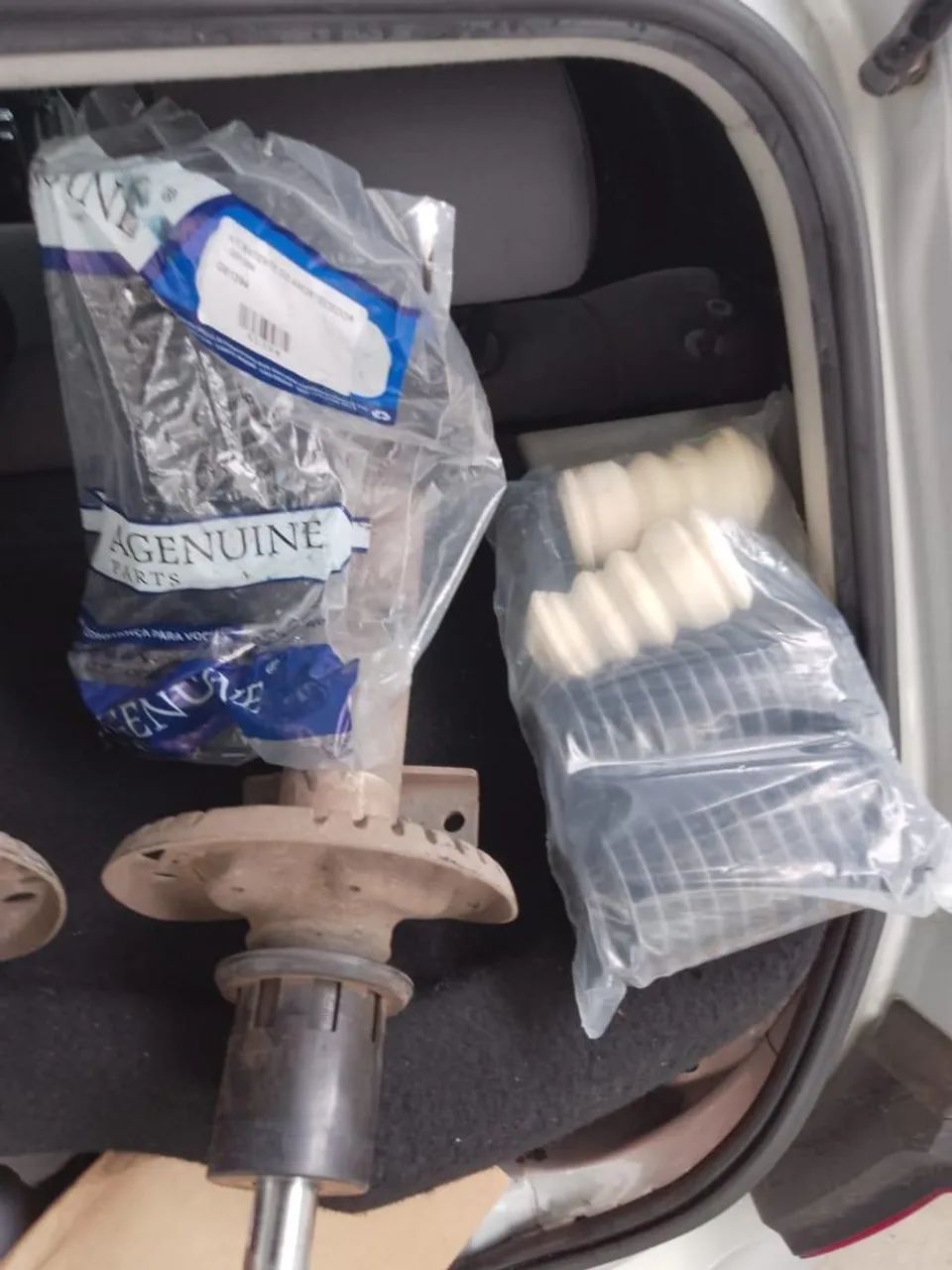 Vendo dois pares de amortecedores do gol em perfeito estado de conservação kits completos  - Foto 4