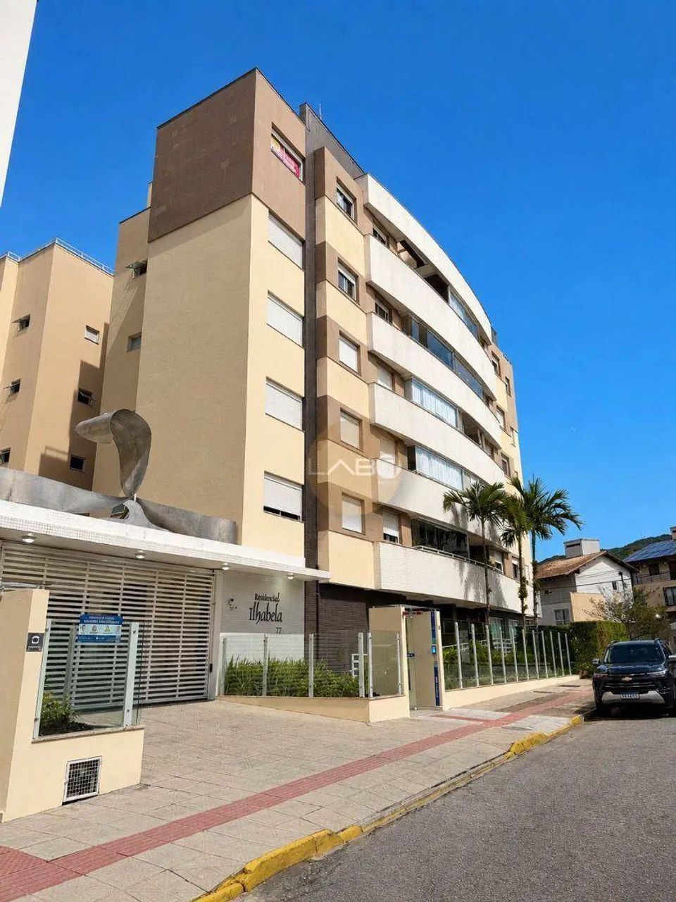 APARTAMENTO 4 DORMITÓRIOS NO CÓRREGO GRANDE - FLORIANÓPOLIS