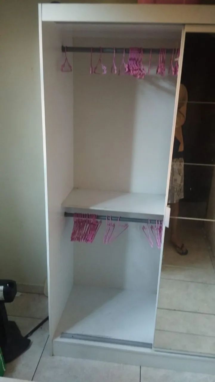 Guarda roupa solteiro com espelho  - Foto 3