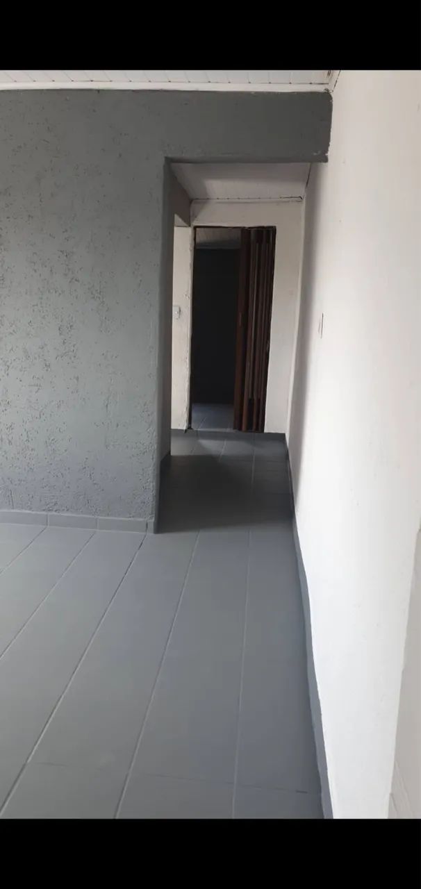 Aluga -se Casa com 4 cômodos 