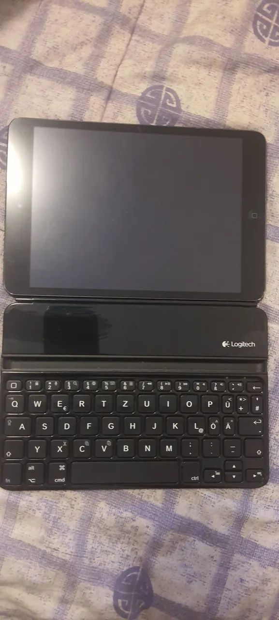  iPad Mini A1432 + Teclado Logitech tudo funionando porem nao sei mais a senha.