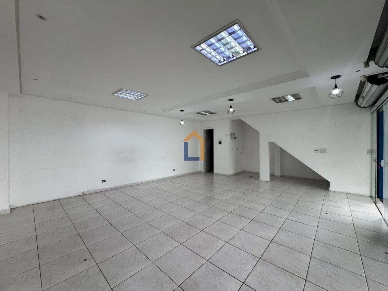 SALA COMERCIAL NO SITIO CERCADO ÓTIMA LOCALIZAÇÃO - Foto 3