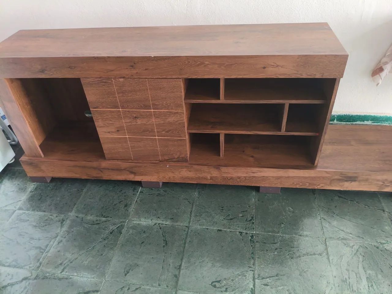 Rack para tv com porta e divisórias  - Foto 3