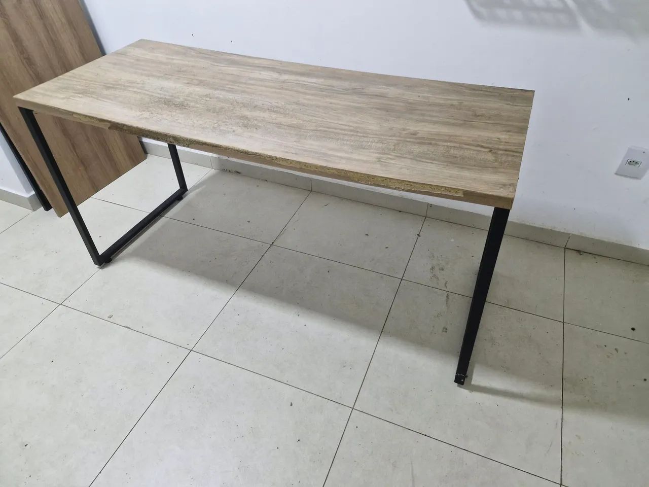 Mesa (60x1,50)  80,00 reais
