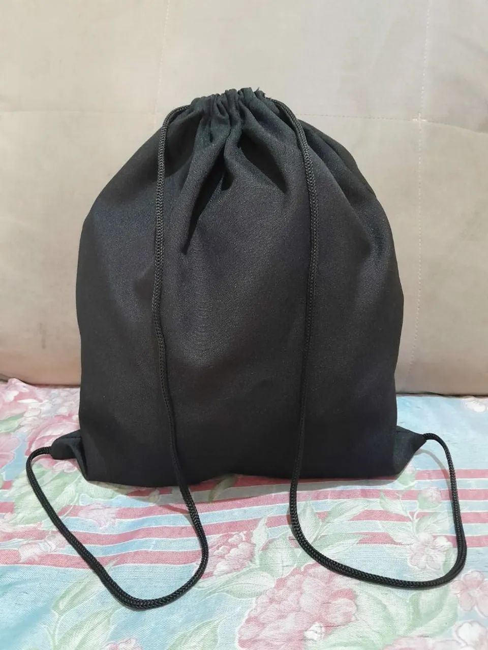 Mochila Saco Academia Lisa Preta  - Foto 5