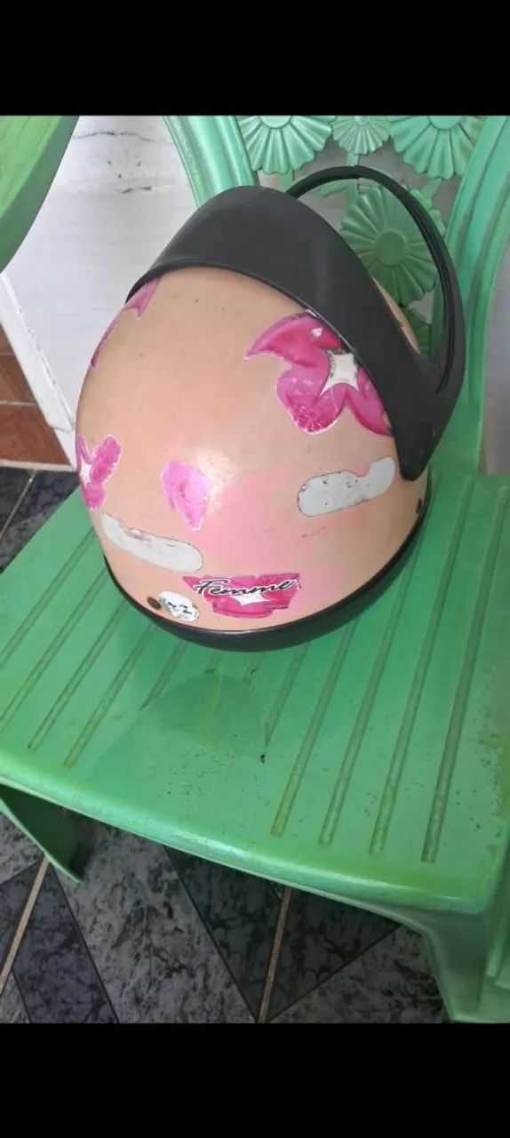 Os 2Capacete140,00 apenas com defeito nas visera.  - Foto 4