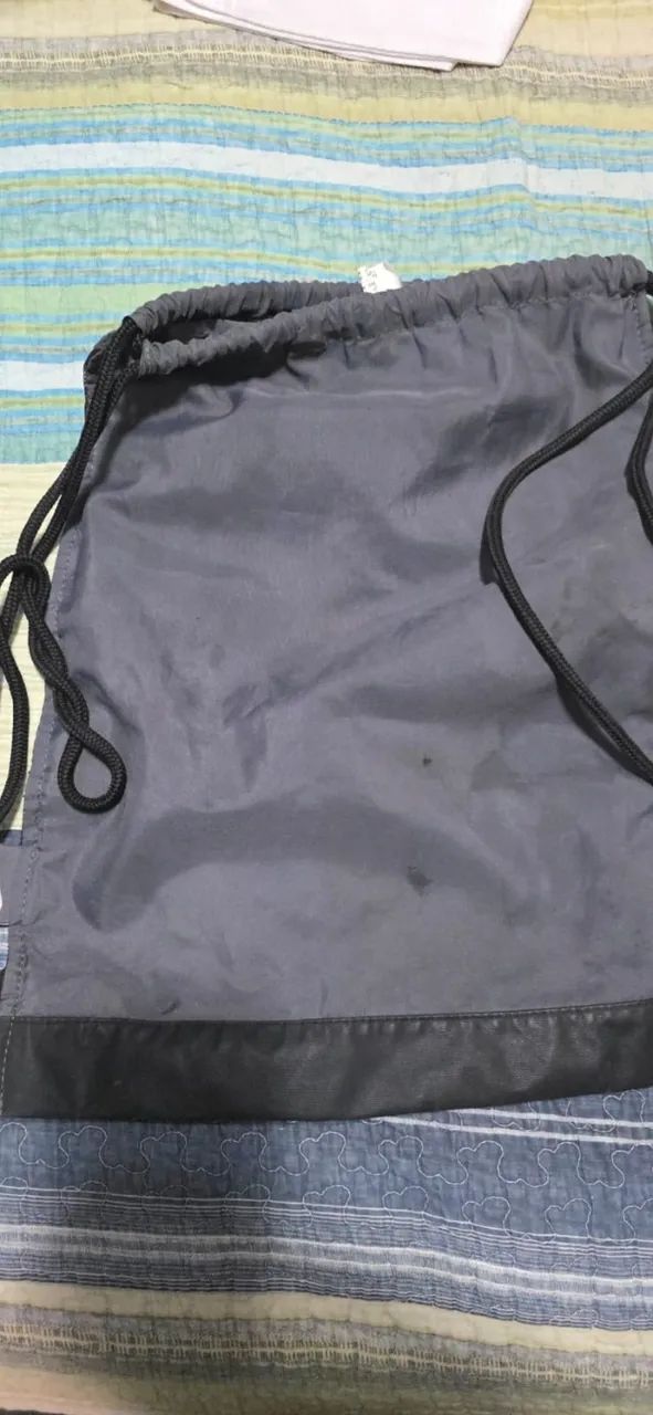 Mochila cordão Nike preta e cinza - Foto 3