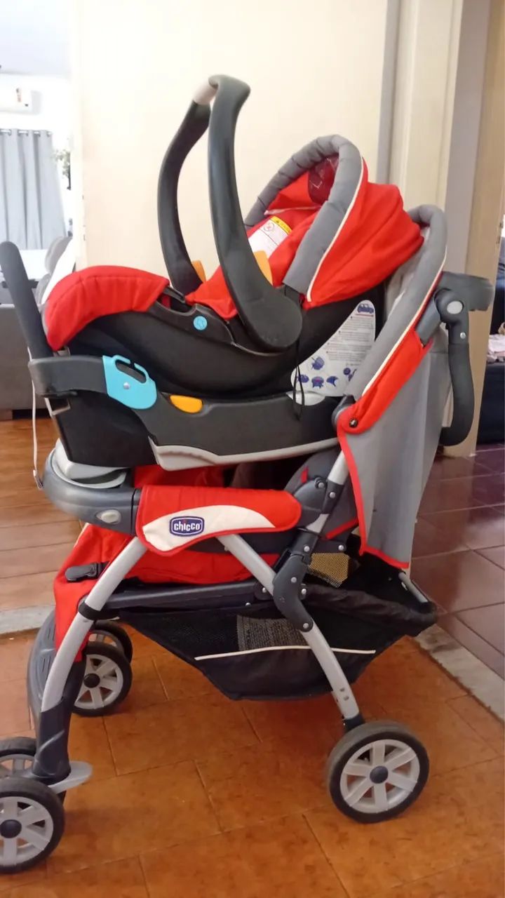 Bebê conforto com base e carrinho