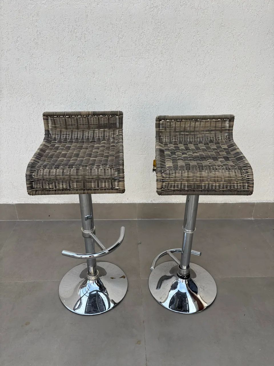 Par de banquetas / cadeiras bistrô 