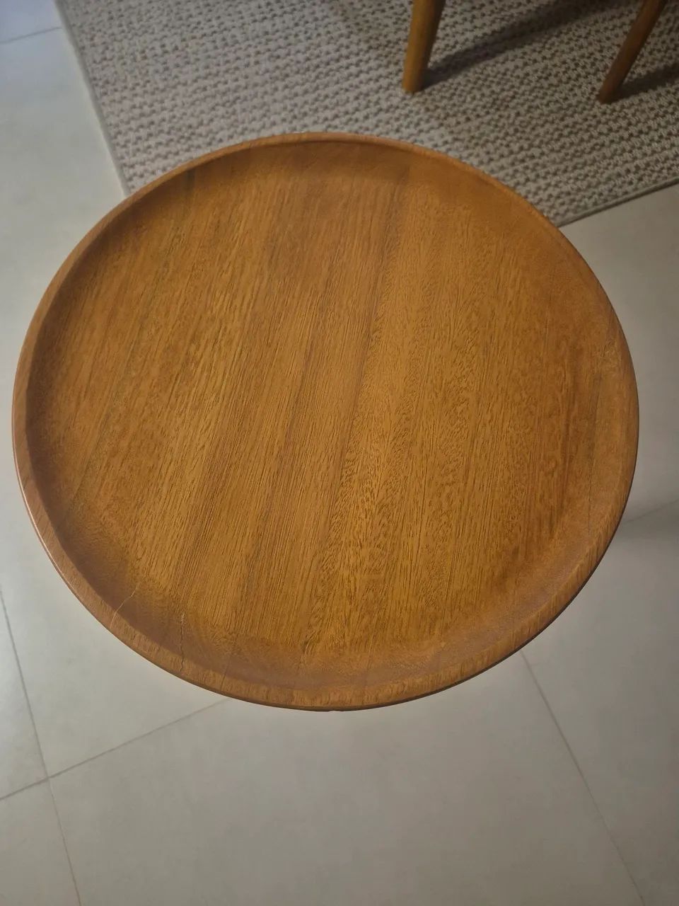 Mesa Lateral em madeira maciça