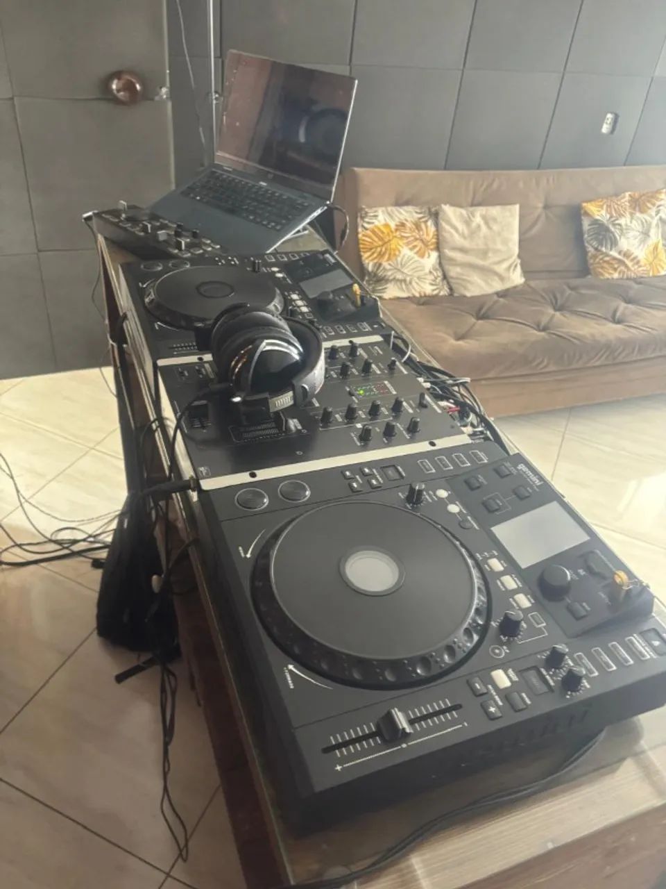 Aulas de mixagem para DJ no estúdio - Foto 4