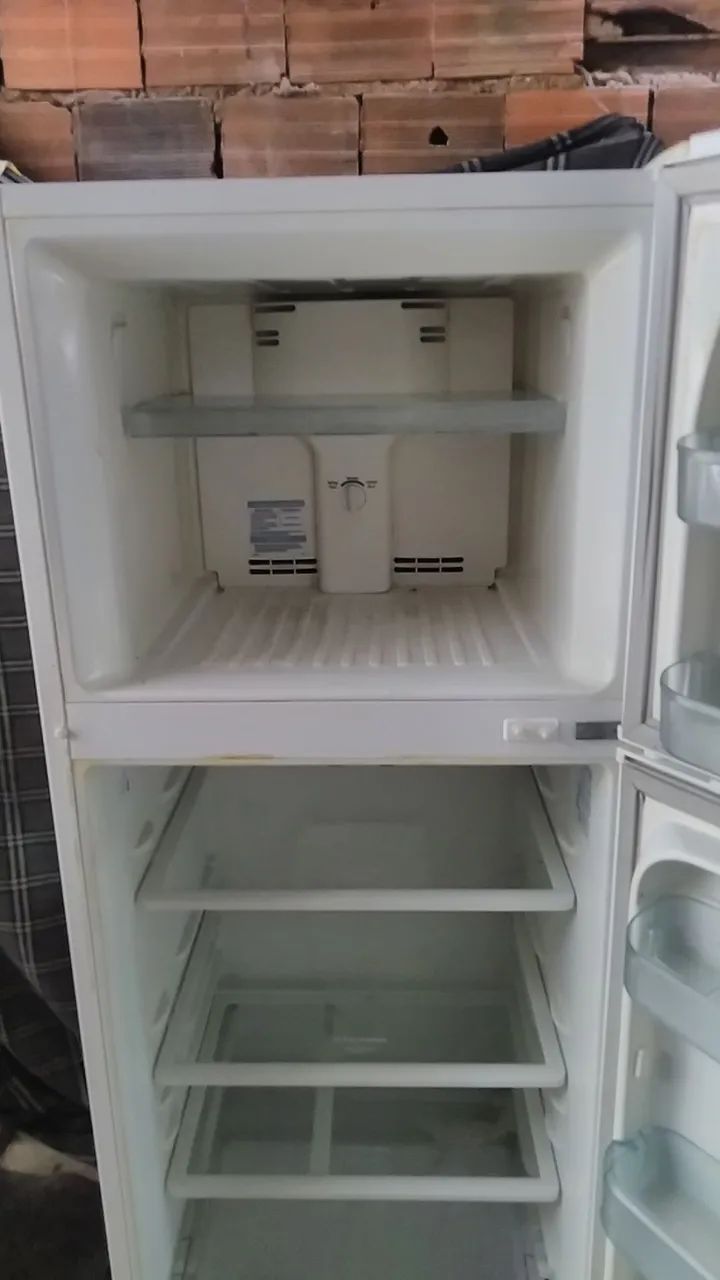 GELADEIRA ELETROLUX FROST FREE  - Foto 4