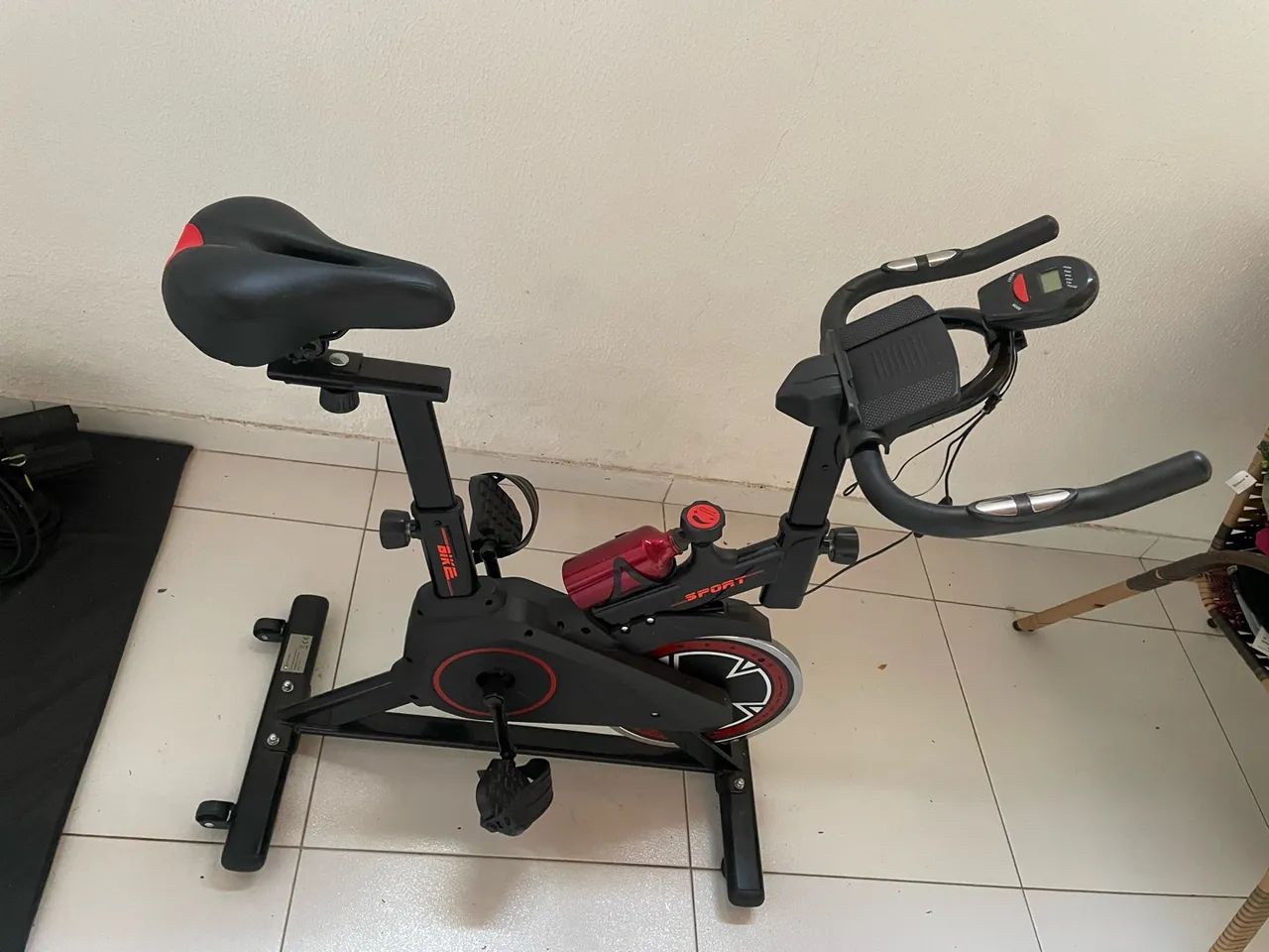 BICICLETA ERGOMÉTRICA NOVA 