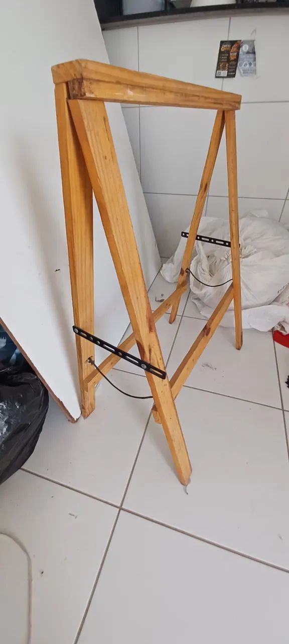 Vendo essa mesa com cavalete  - Foto 4