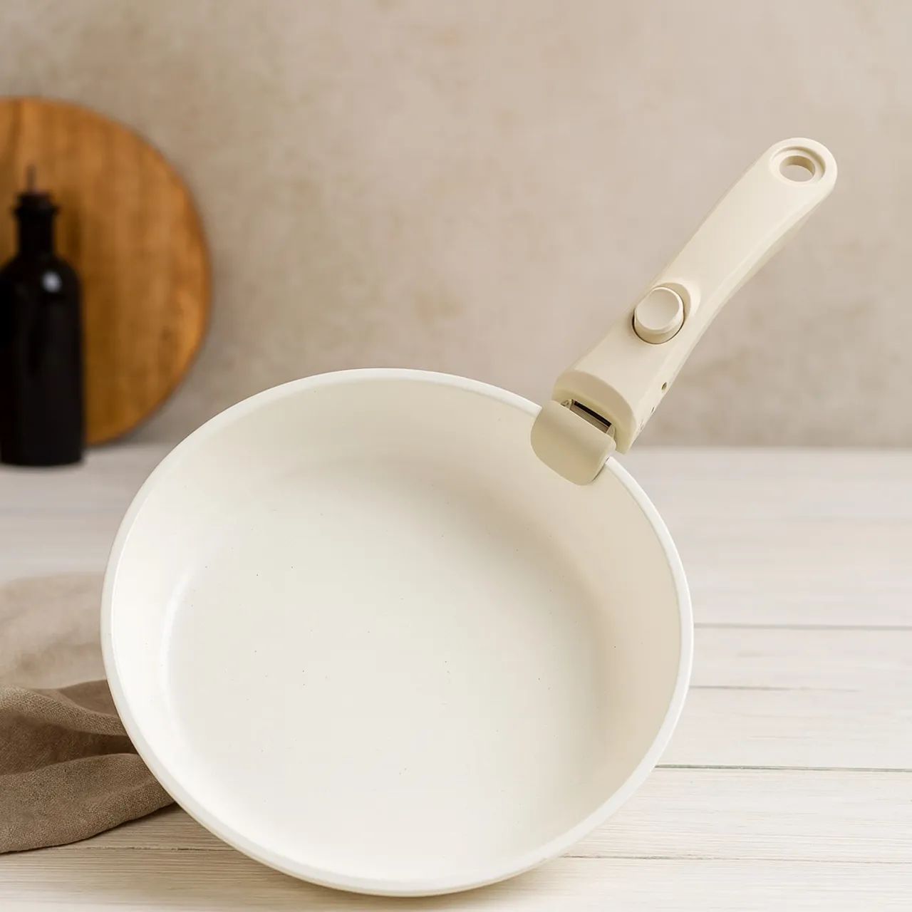 Jogo de Panela com cabo removível+ jogo de Utensílios  - Foto 3