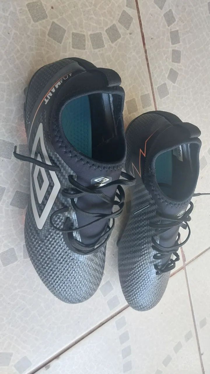 Chuteira UMBRO Adamant 42 - Foto 3