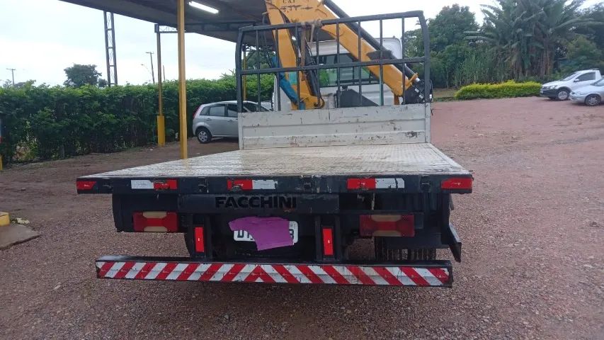 Caminhão Iveco Daily 70C com Munck - Foto 2