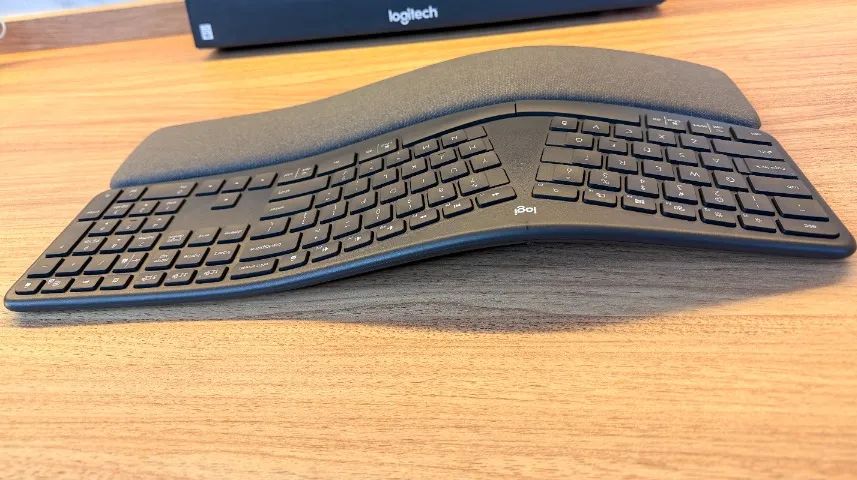 Teclado Ergonômico Sem Fio Logitech ERGO K860 Grafite