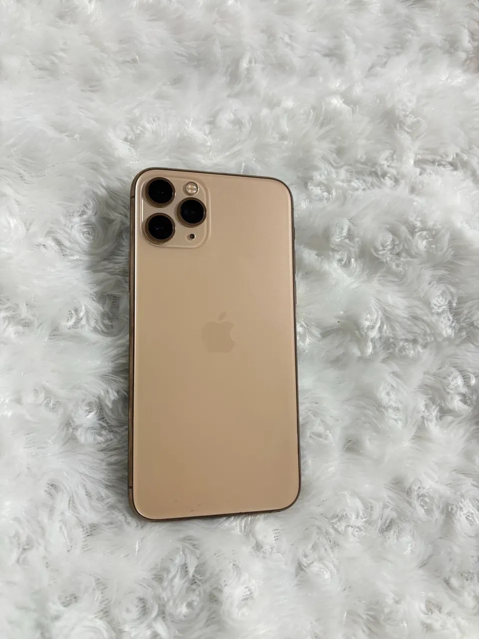 iPhone 11 Pro dourado 